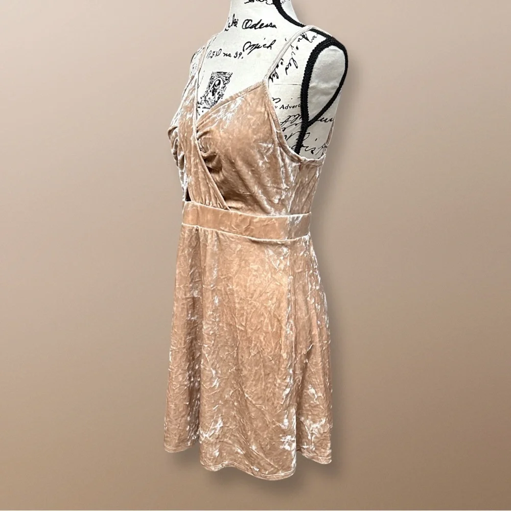 Xhilaration Blush Crushed Velvet Cutout Dress Strappy Fit & Flare L Boutique - Picture 4 of 8